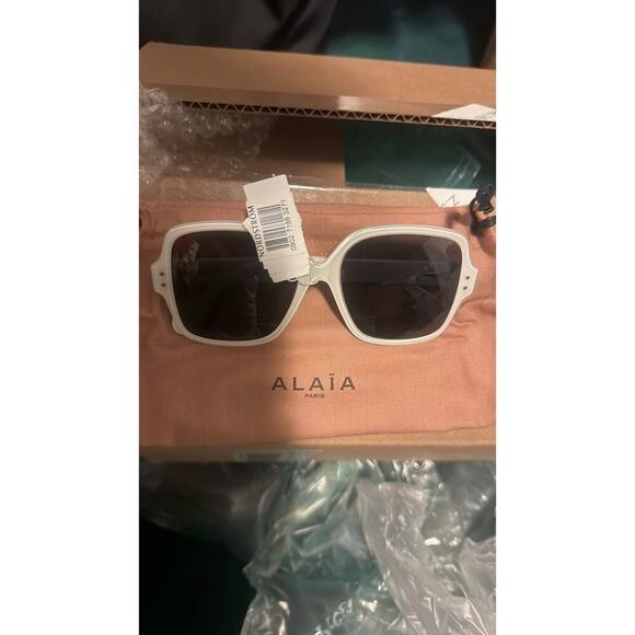Alaïa 56mm Square Sunglasses white grey - Picture 5 of 9